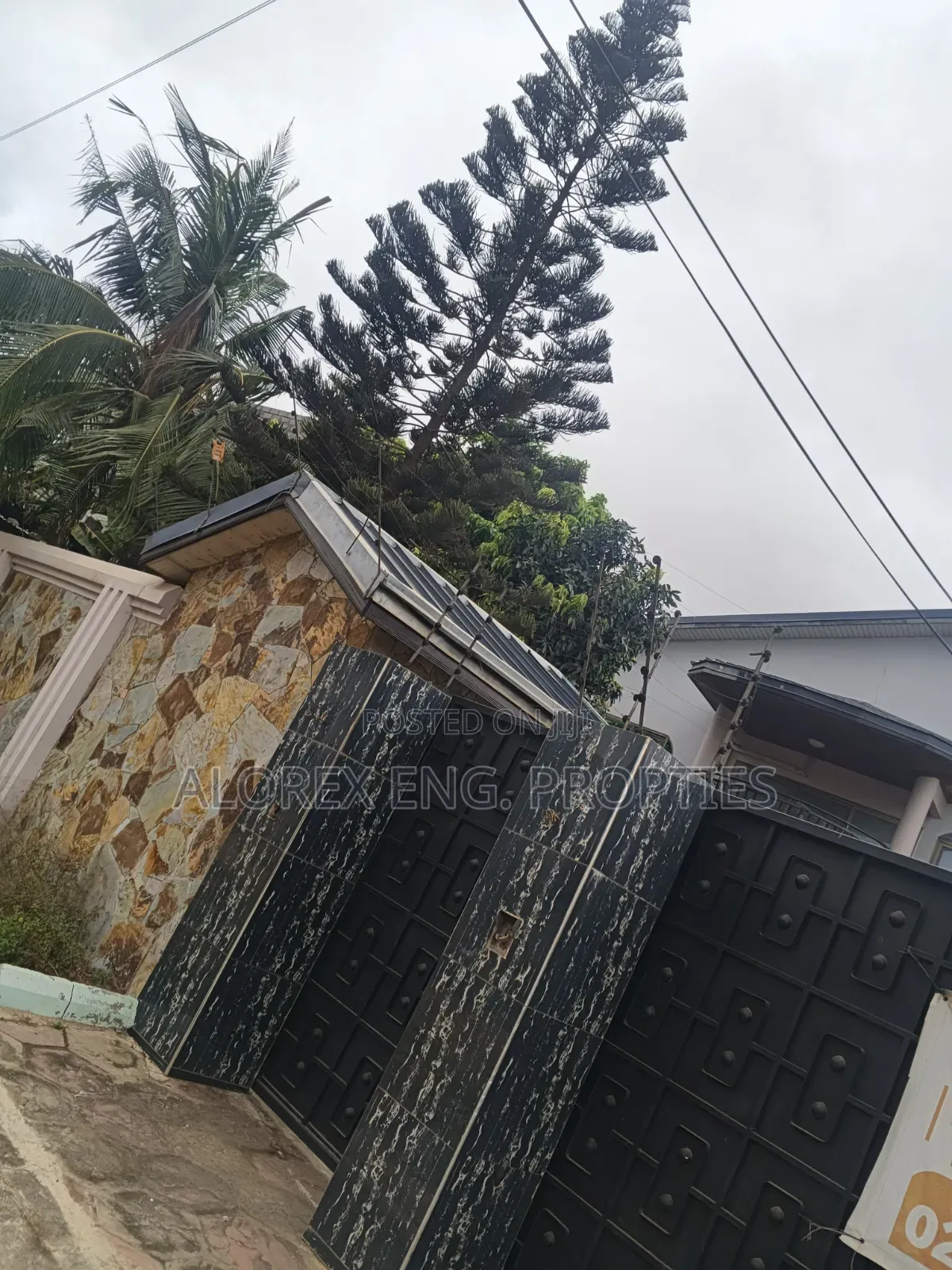 7bdrm Mansion in Adenta, Foster, Frafraha for rent