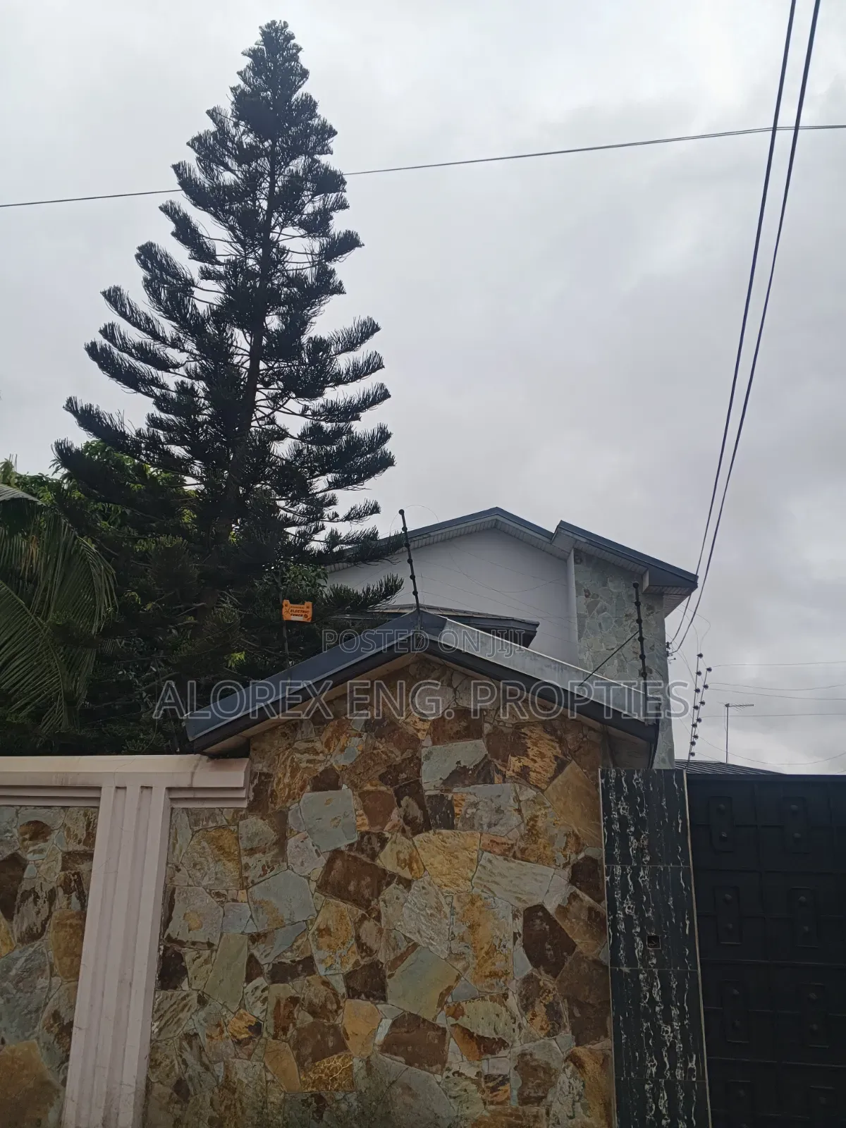 7bdrm Mansion in Adenta, Foster, Frafraha for rent
