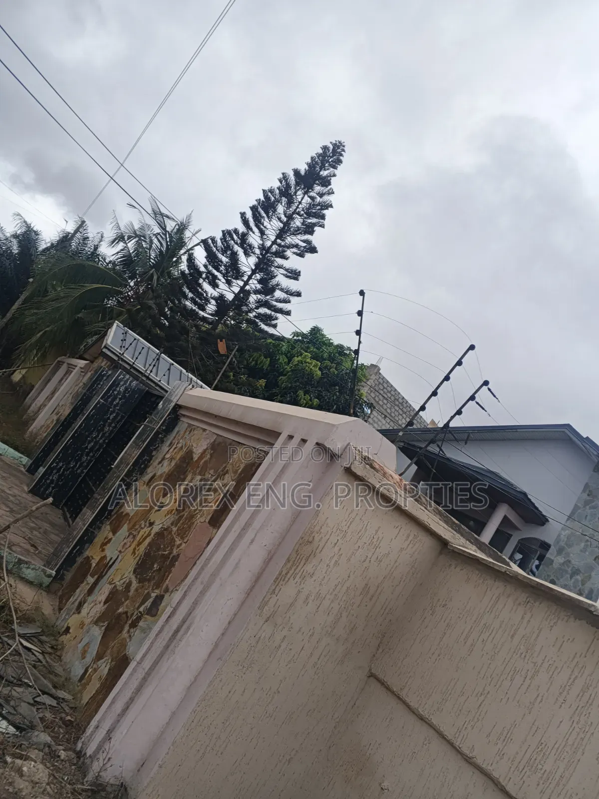 7bdrm Mansion in Adenta, Foster, Frafraha for rent