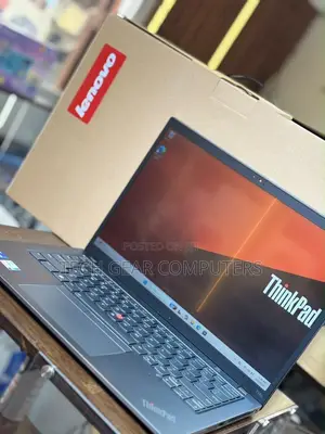 Laptop Lenovo ThinkPad T14 G3 16GB Intel Core i7 SSD 512GB