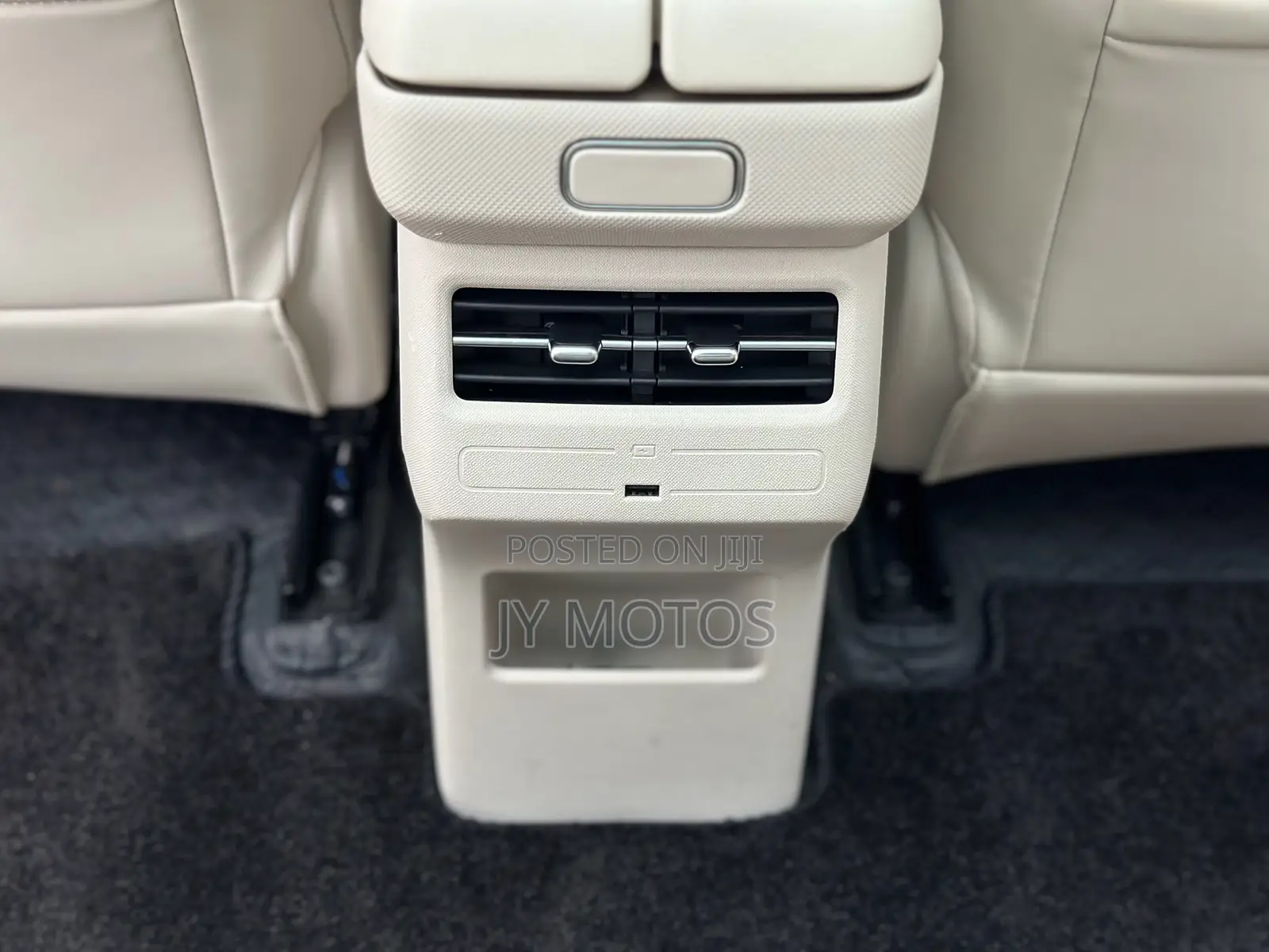 Toyota bZ3 2025 White