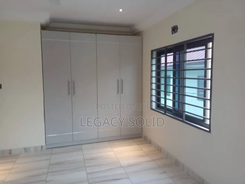 4bdrm Duplex in Legacy Solid Real, New Town for rent