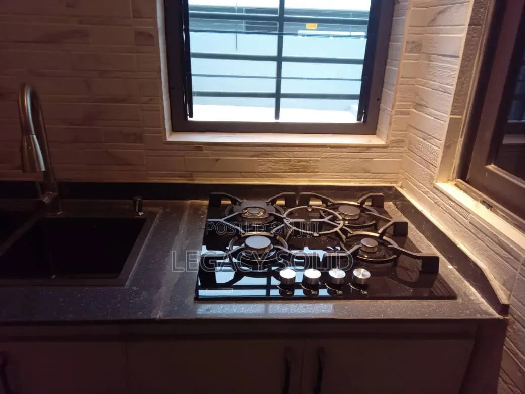 4bdrm Duplex in Legacy Solid Real, New Town for rent