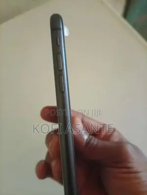 Apple iPhone 11 64 GB Gray