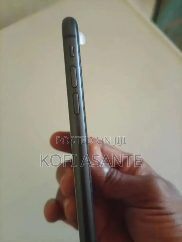 Apple iPhone 11 64 GB Gray