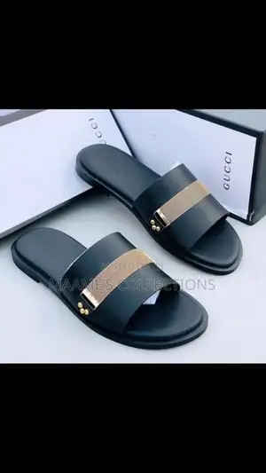 Gucci Men’s Flat Leather Slide Sandals