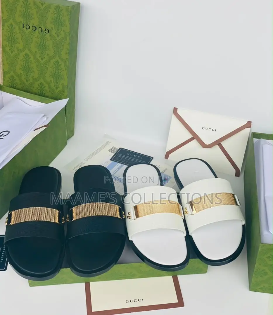 Gucci Men’s Flat Leather Slide Sandals