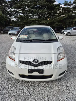 Toyota Vitz 2010 White
