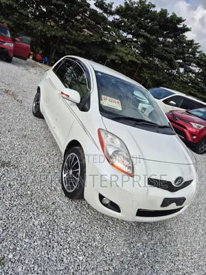 Toyota Vitz 2010 White
