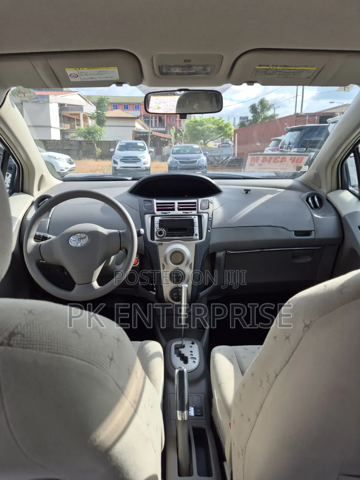 Toyota Vitz 2010 White