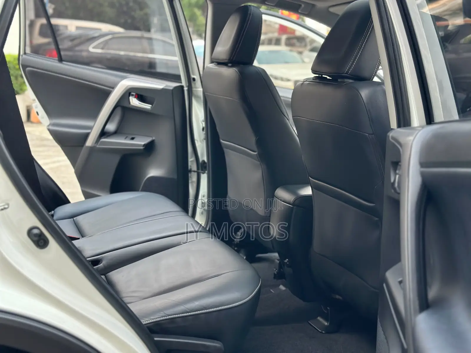 Toyota RAV4 2018 White
