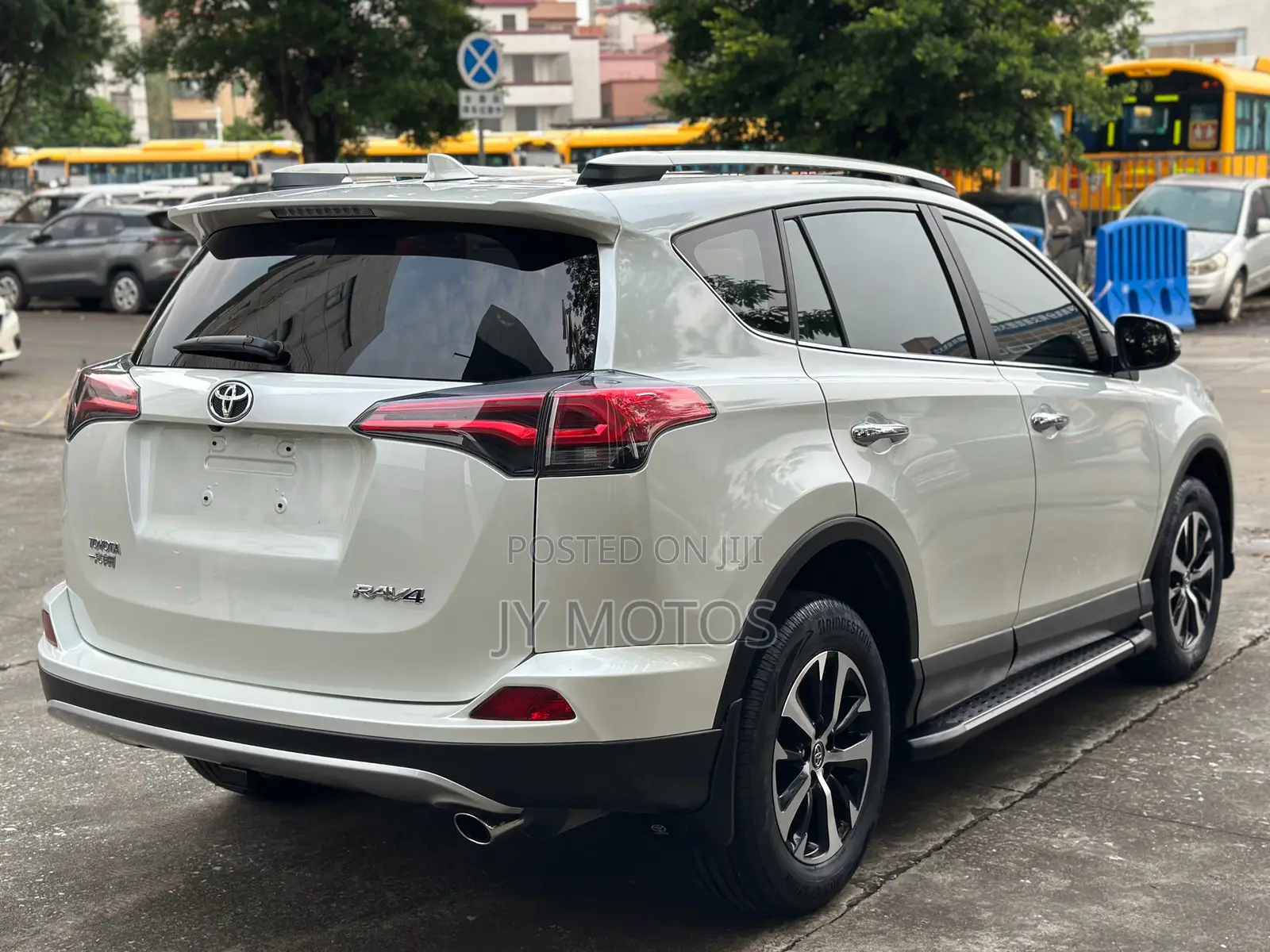 Toyota RAV4 2018 White