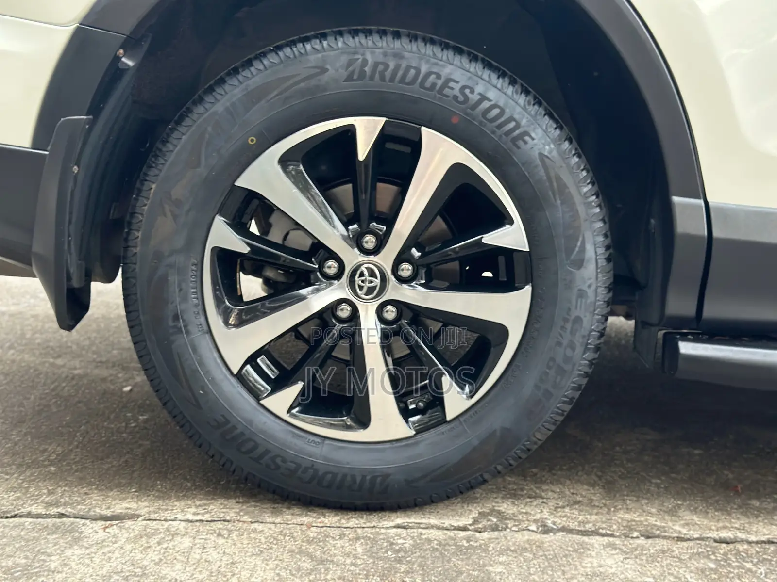 Toyota RAV4 2018 White