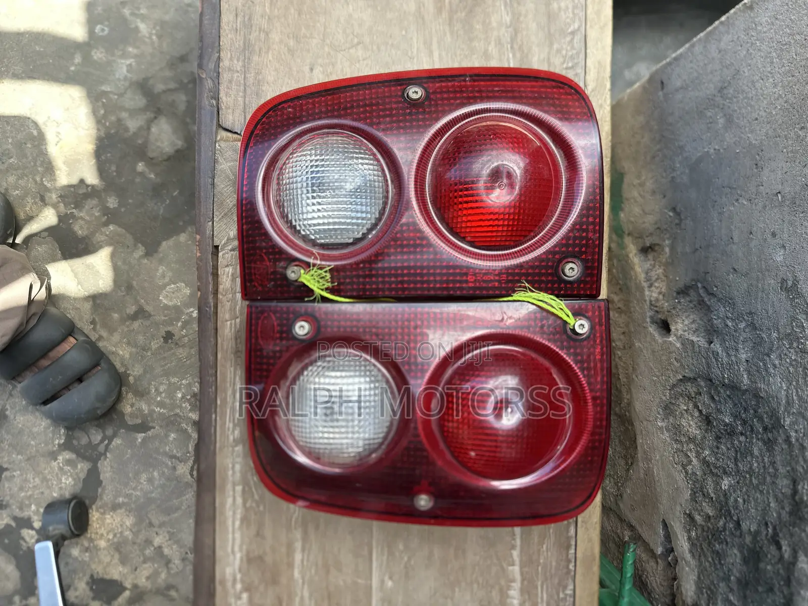 Land Rover Freelander 2000 Taillight Pair