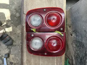 Land Rover Freelander 2000 Taillight Pair