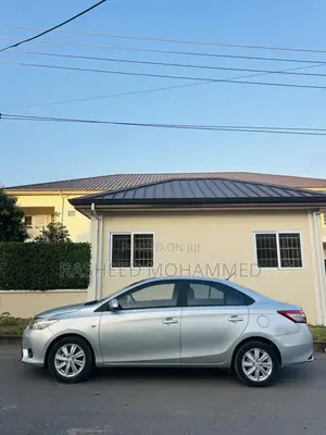 Toyota Yaris 2015 Silver