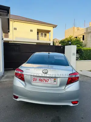 Toyota Yaris 2015 Silver