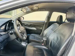 Toyota Yaris 2015 Silver