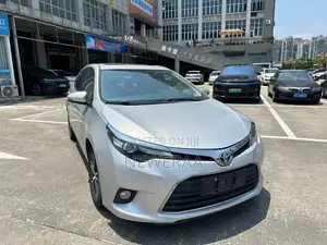 Toyota Corolla LE ECO Premium (1.8L 4cyl CVT) 2016 Silver