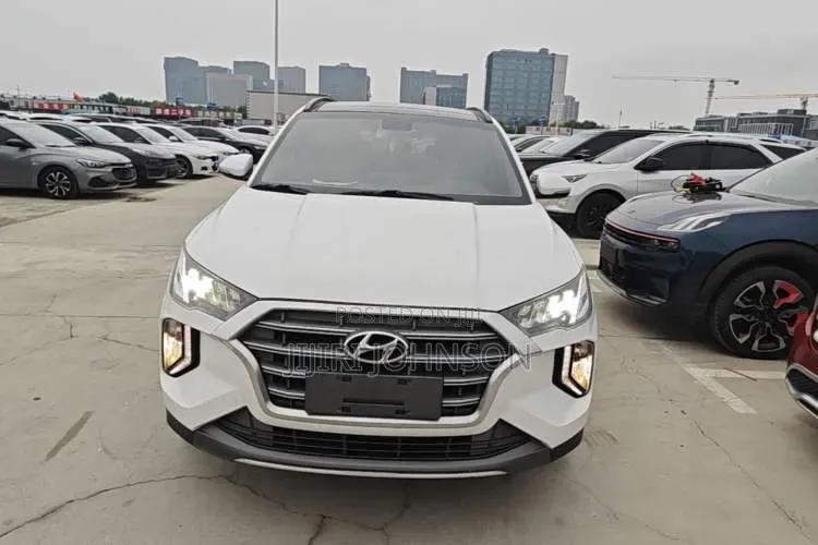 Hyundai Tucson Value FWD 2019 White