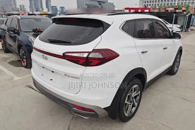 Hyundai Tucson Value FWD 2019 White