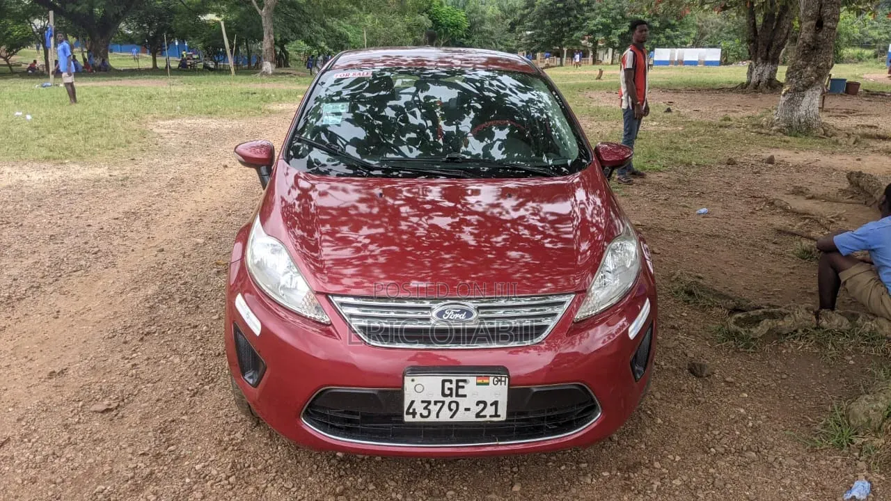 Ford Fiesta SE Sedan 2013 Red