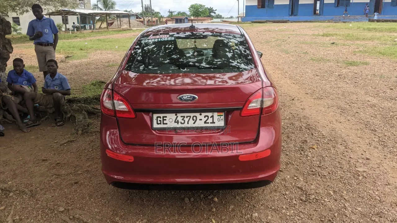 Ford Fiesta SE Sedan 2013 Red