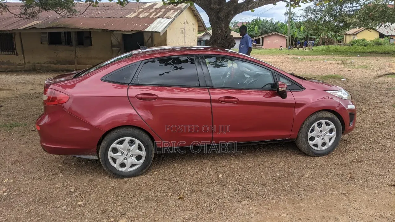 Ford Fiesta SE Sedan 2013 Red