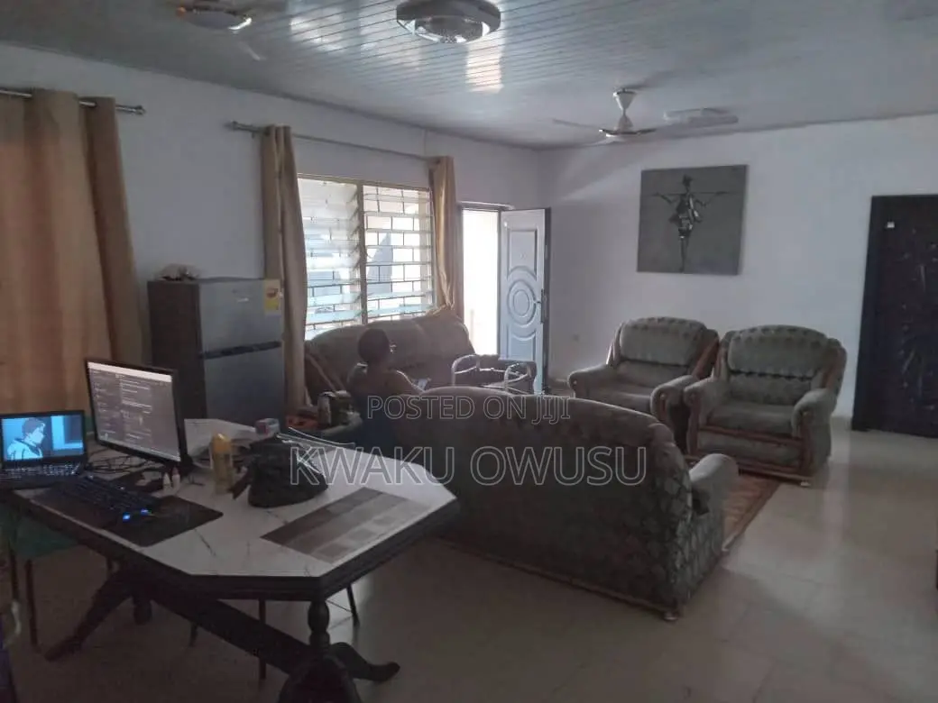 4bdrm House in Takoradi for sale