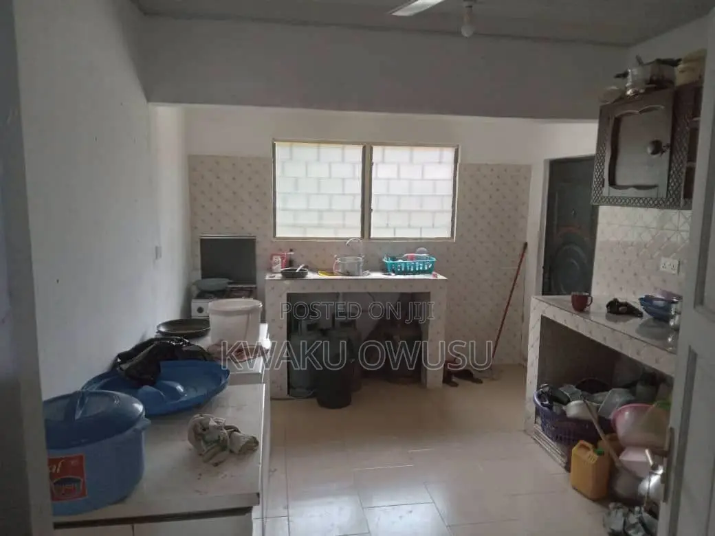 4bdrm House in Takoradi for sale