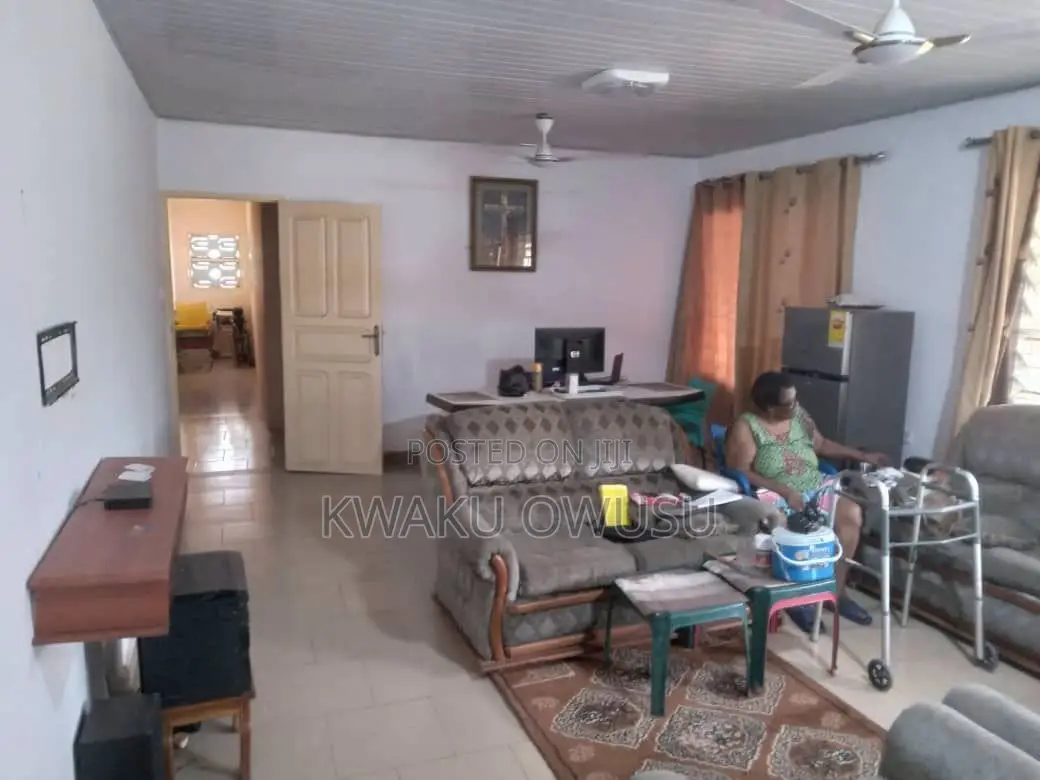 4bdrm House in Takoradi for sale