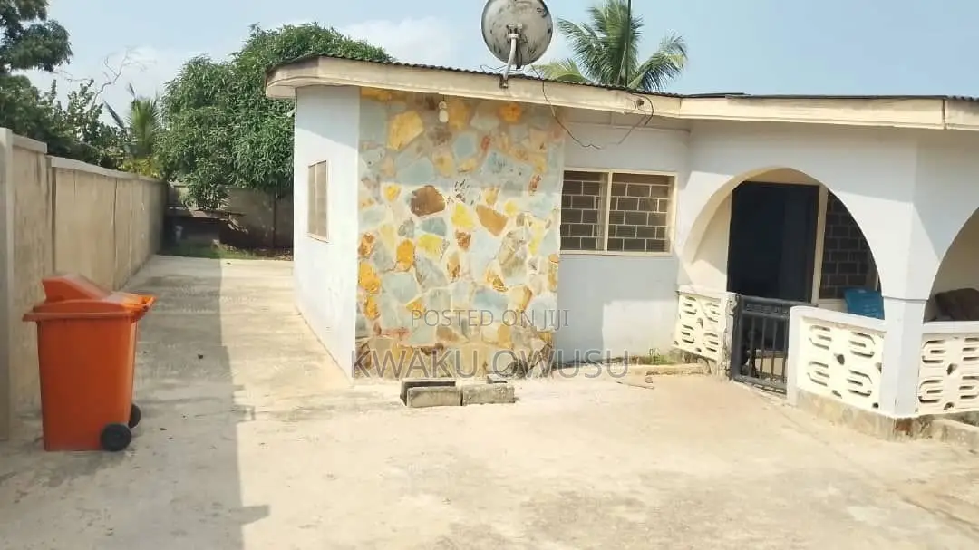 4bdrm House in Takoradi for sale