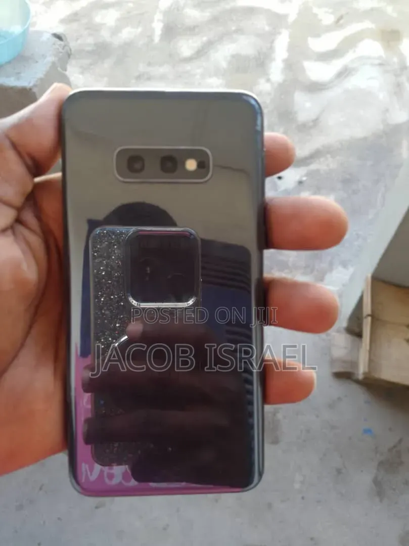 Samsung Galaxy S10e 128 GB Black