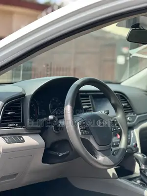 Hyundai Elantra Limited 2018 White