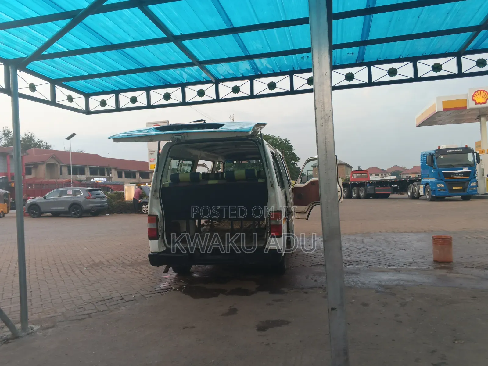 Nissan Caravan (Urvan) 1998 White