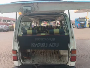 Nissan Caravan (Urvan) 1998 White