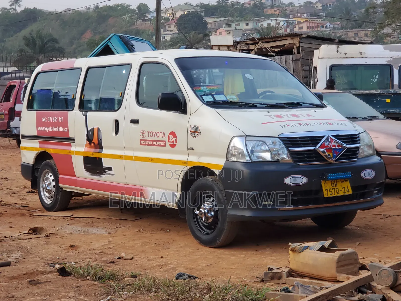 Toyota HiAce 2012 White