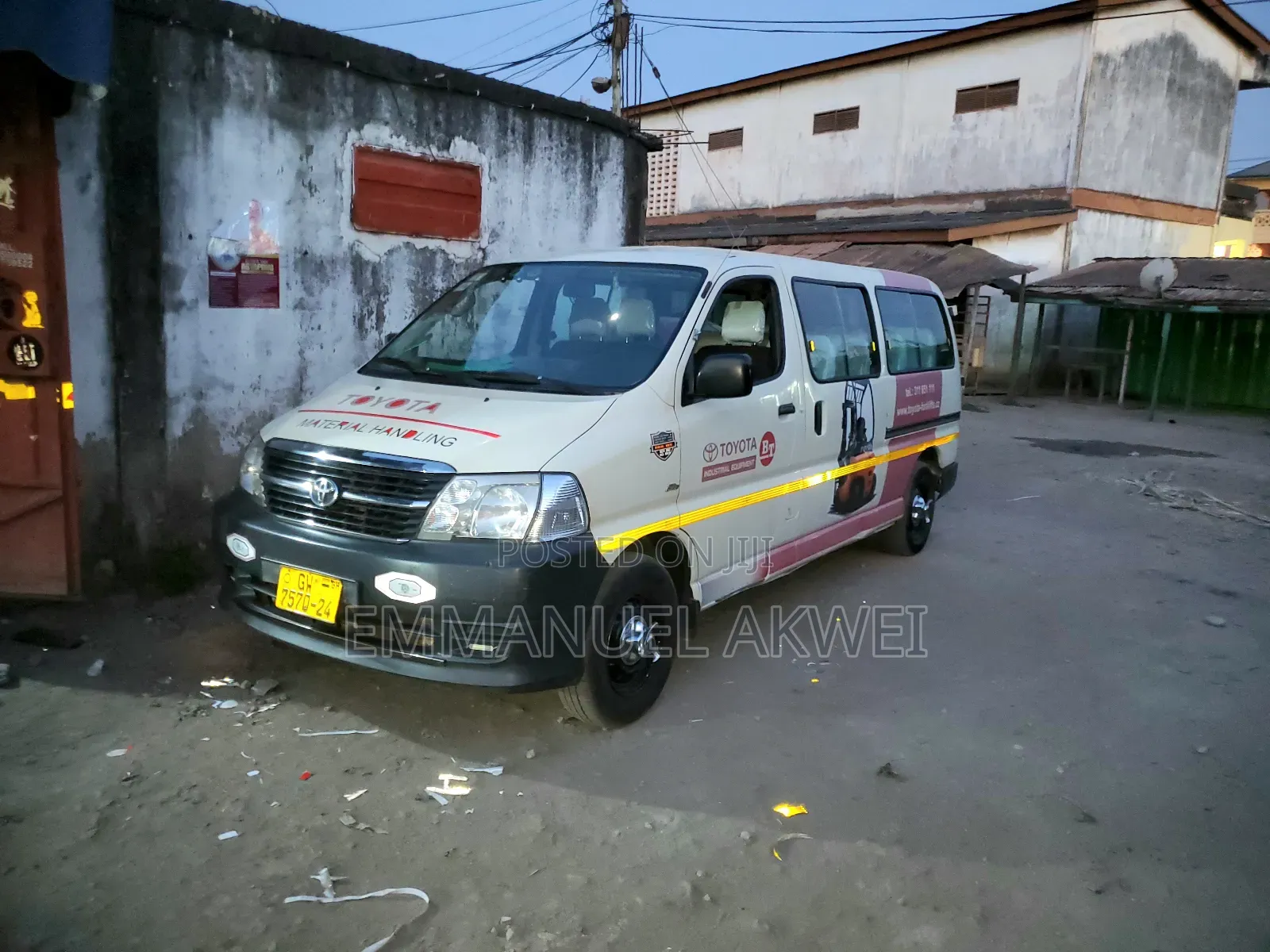 Toyota HiAce 2012 White