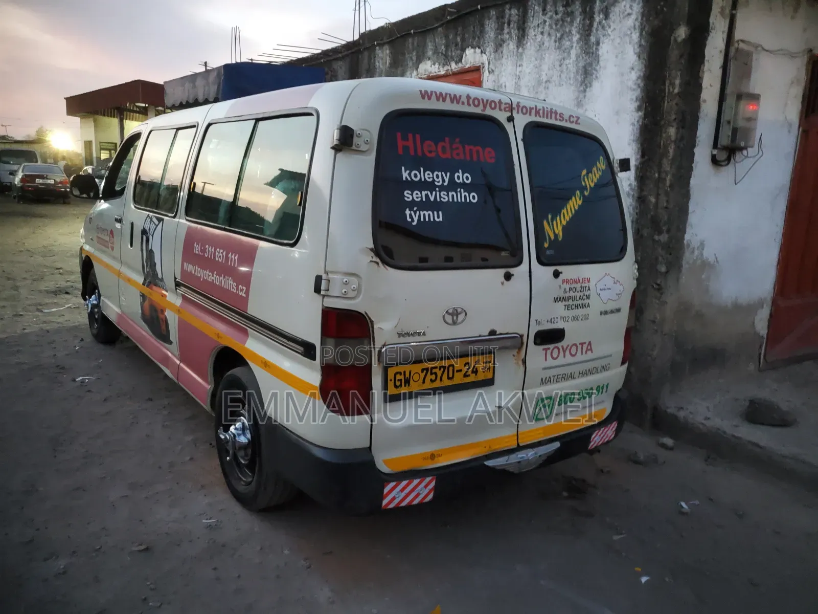 Toyota HiAce 2012 White
