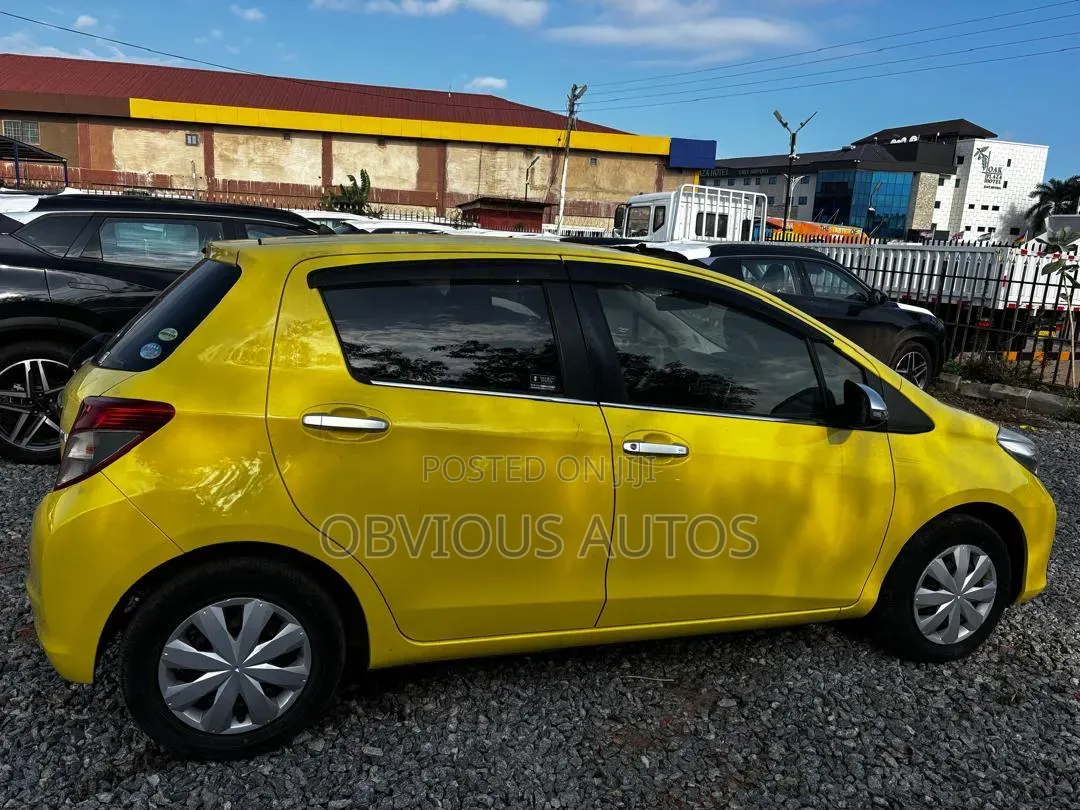 Toyota Vitz 1.5 FWD 3dr 2013 Yellow