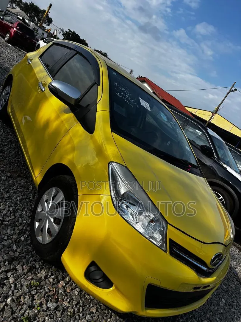 Toyota Vitz 1.5 FWD 3dr 2013 Yellow