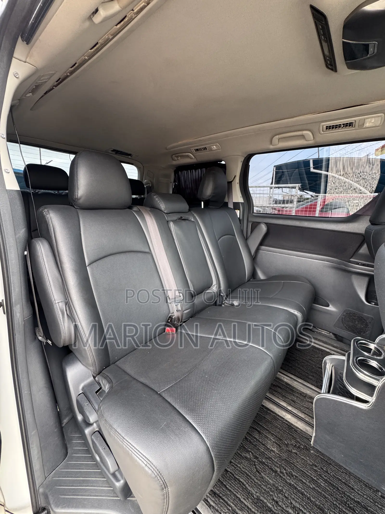 Toyota Vellfire Z 2.4 FWD 8-Seater 2011 White