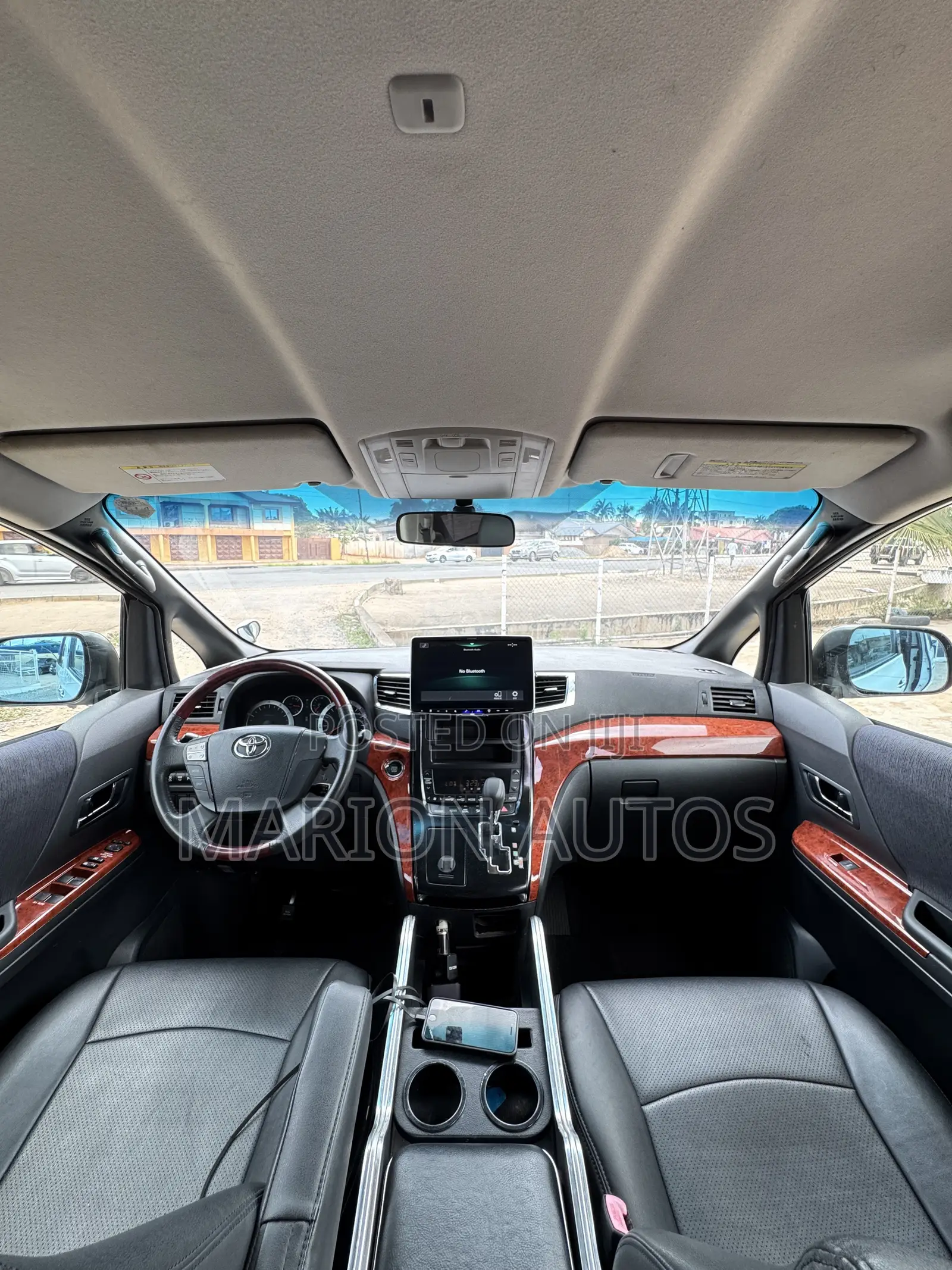 Toyota Vellfire Z 2.4 FWD 8-Seater 2011 White