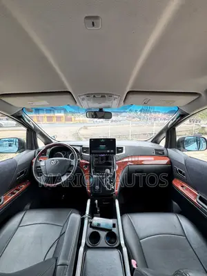 Toyota Vellfire Z 2.4 FWD 8-Seater 2011 White