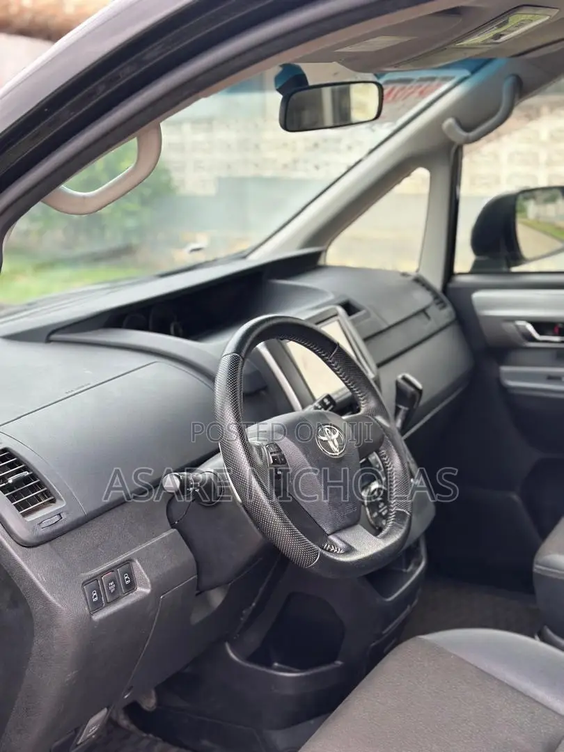 Toyota Voxy 2013 Black