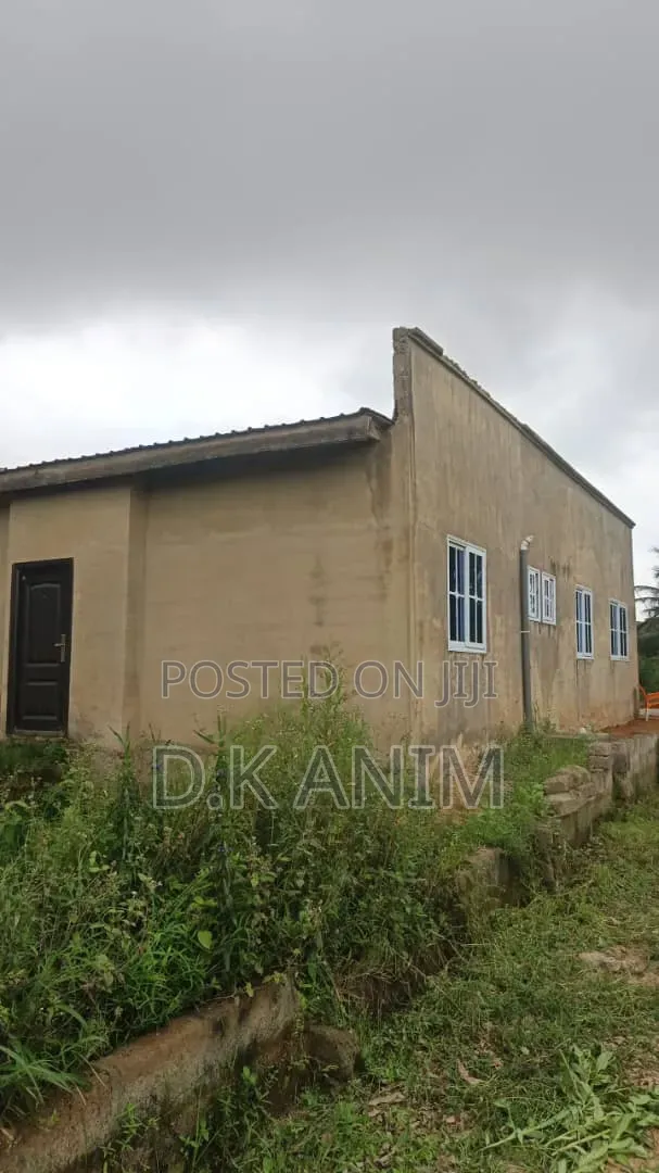 4bdrm Apartment in Ojobi Estate Kasoa, Awutu Senya East Municipal