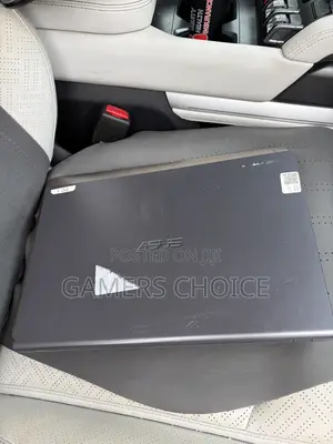 Laptop Asus Vivobook 15 8GB AMD Ryzen 5 SSD 256GB