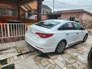 Hyundai Sonata SE 4dr Sedan (2.4L 4cyl 6A) 2015 White