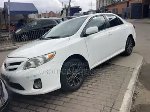 Toyota Corolla LE 4dr Sedan (1.8L 4cyl 4A) 2013 White