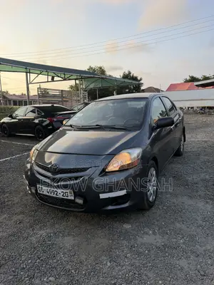 Toyota Yaris 2010 Gray